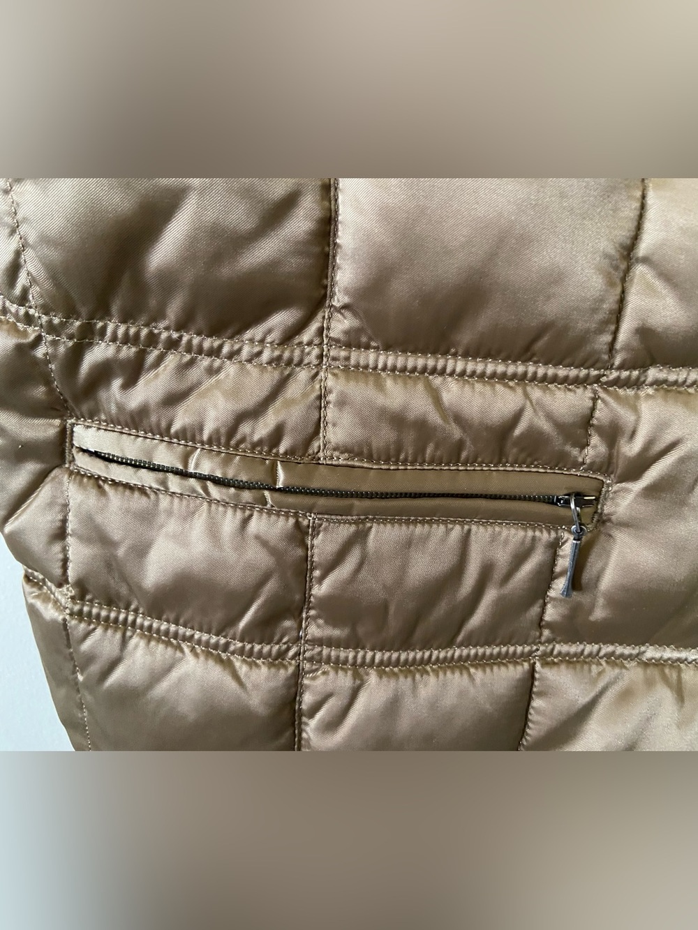 Quilted Gold Vest Size XL - Picture 3 of 12